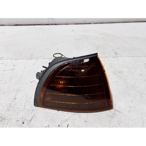 Mitsubishi Verada Right Corner Light KH 03/1999-06/2000