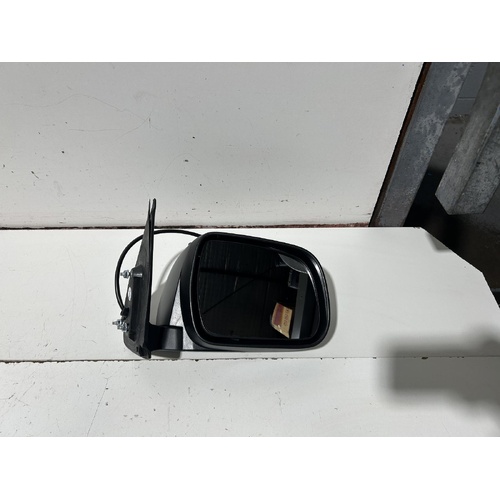 New / Non-Genuine Right Door Mirror to suit Toyota Hilux AN10/20/30 03/05-04/12
