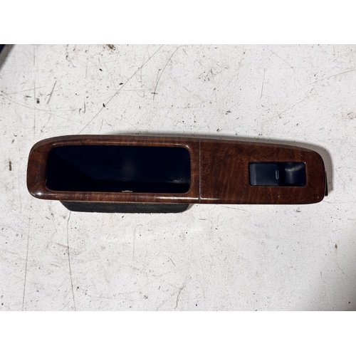Nissan Elgrand Left Front Power Window Switch E51 05/2002-12/2010