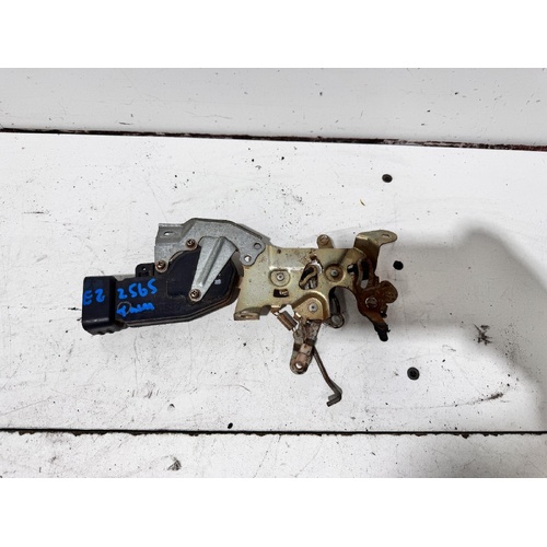 Toyota Land Cruiser Tailgate Actuator FZJ105 01/1998-10/2007