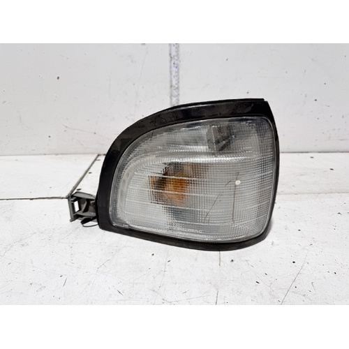 Toyota Townace Right Corner Light YR39 08/1994-12/1996