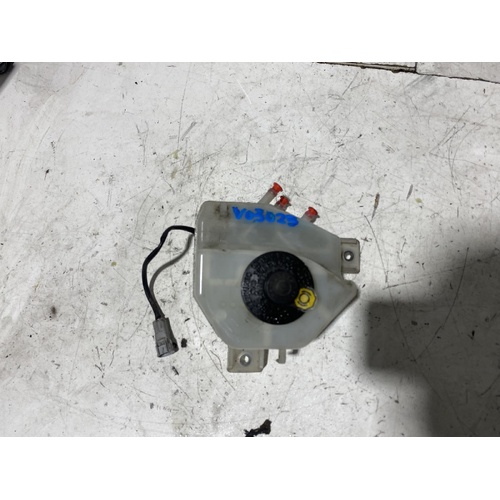 Toyota Prius Master Cylinder Reservoir ZVW30 07/2009-12/2015