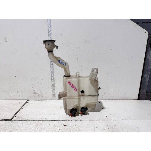 Toyota Prius Washer Bottle ZVW30 03/2012-12/2015