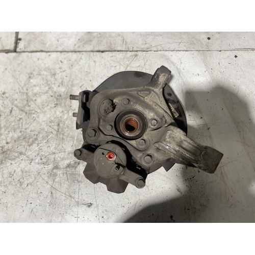 Toyota Prius Left Front Hub Assembly ZVW30 07/2009-12/2015