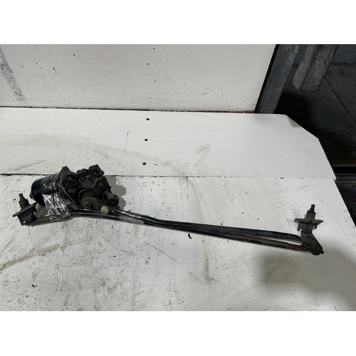 Toyota Corolla Front Wiper Assembly AE102 03/1995-10/1999