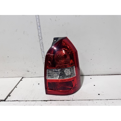 Hyundai Tucson Right Tail Light 08/2004-01/2010
