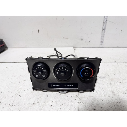 Toyota Corolla Heater Controls ZRE152 03/2007-09/2012