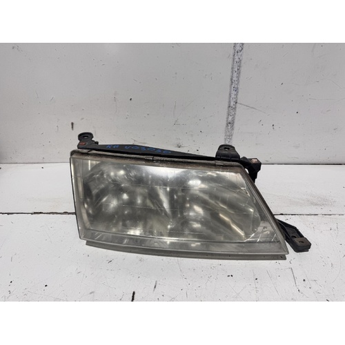 Toyota Avalon Right Head Light MCX10 07/2000-09/2003