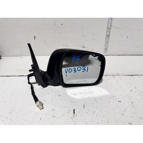 Toyota Kluger Right Door Mirror MCU28 01/2001-04/2007