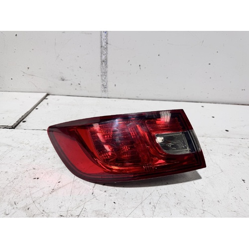 Renault Clio Left Tail Light X98 09/2013-10/2019