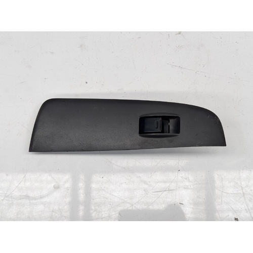 Toyota Avalon Right Rear Power Window Switch MCX10 07/2000-06/2005