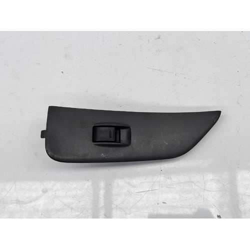 Toyota Avalon Left Front Power Window Switch MCX10 07/2000-06/2005