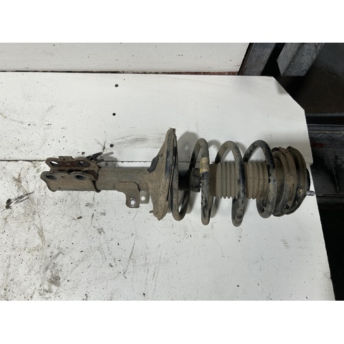 Toyota Avalon Left Front Strut MCX10 07/2000-06/2005