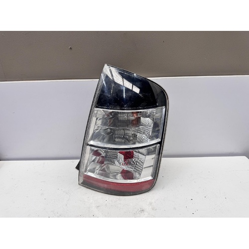Toyota Prius Right Tail Light NHW20 10/2003-10/2005