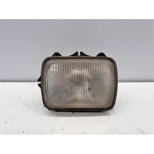 Toyota Hiace Right Head Light RZH113 11/1989-09/1998
