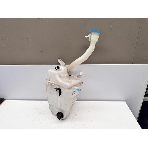 Suzuki Kizashi Washer Bottle FR 12/2009-01/2017