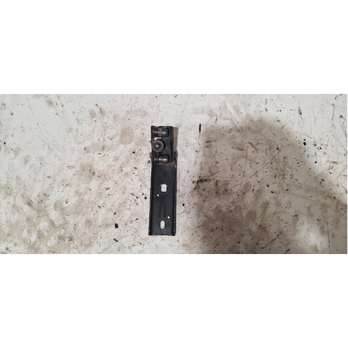 Renault Trafic Left Rear Sliding Door Runner X83 04/2004-12/2014