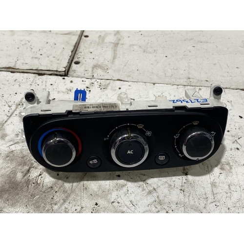 Renault Clio Heater A/C Controls X98 09/2013-10/2019