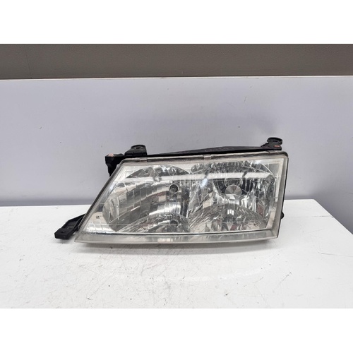 Toyota Avalon Left Head Light MCX10 07/2000-09/2003