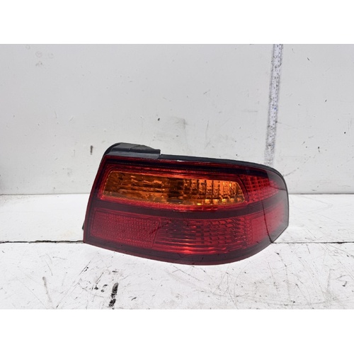 Toyota Avalon Right Tail Light MCX10 07/2000-09/2003