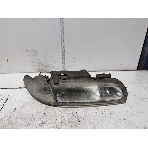 Holden Commodore Right Head Light VS 06/1993-07/1997