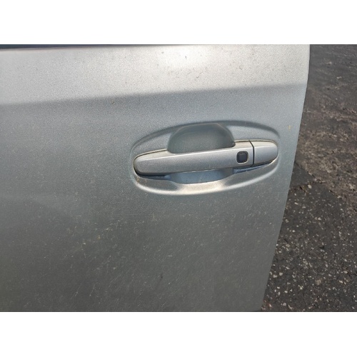 Toyota Prius Left Front Outer Door Handle NHW20 10/2003-04/2009