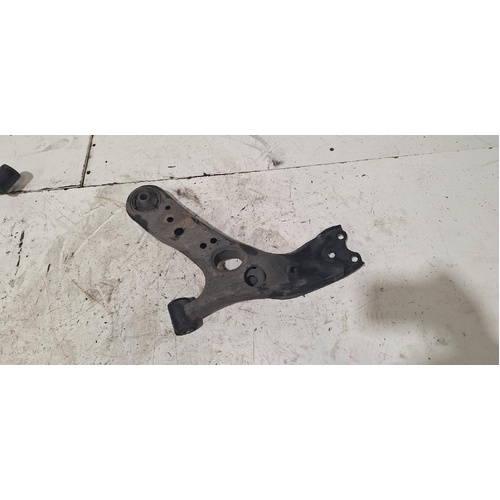 Lexus CT200 Right Front Lower Control Arm ZWA10 12/2010-2020