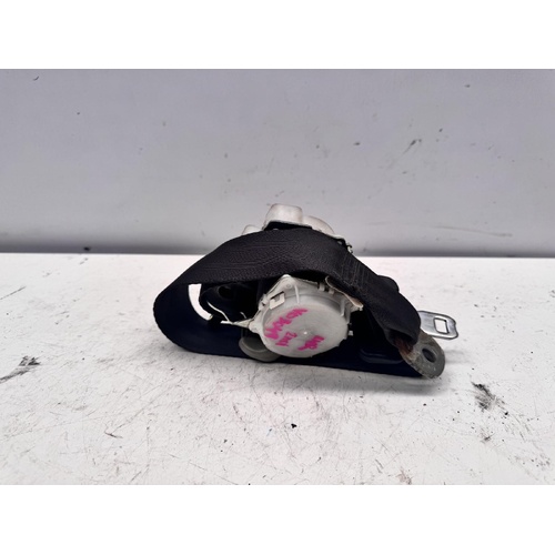 Toyota Kluger Left Rear 2nd Row Seat Belt GSU40 05/2007-07/2010