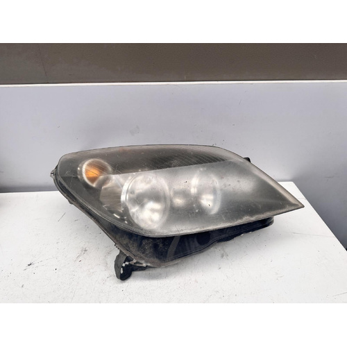 Holden Astra Right Head Light AH 10/2004-08/2009