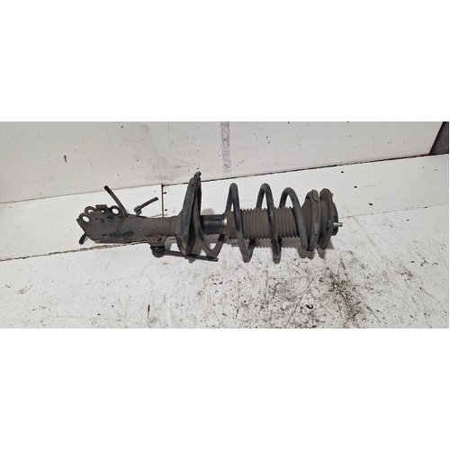 Toyota Estima Left Front Strut AR30 2000-2006