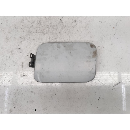 Mitsubishi 380 Fuel Door DB 09/2005-03/2008