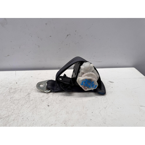 Toyota Camry Right Rear Seat Belt MCV20 08/1997-08/2002