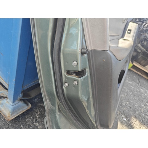 Toyota Kluger Left Front Door Lock Mechanism MCU28 01/2001-06/2007
