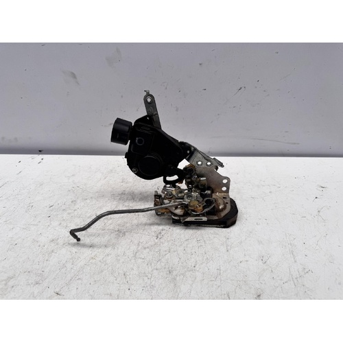 Toyota Corolla Left Front Door Lock Mechanism ZZE122 12/2001-06/2007