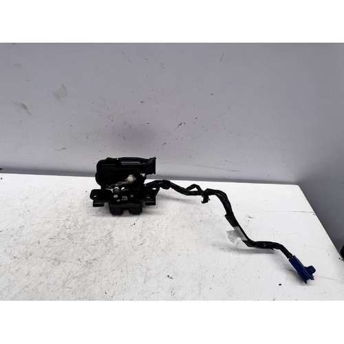 Lexus CT200H Tailgate Lock Mechanism ZWA10 12/2010-10/2012