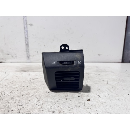 Toyota Prado Right Dash Vent GRJ120 02/2003-10/2009