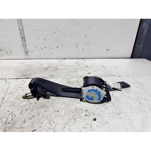 Toyota Prado Right Rear 2nd Row Seat Belt GRJ120 02/2003-10/2009