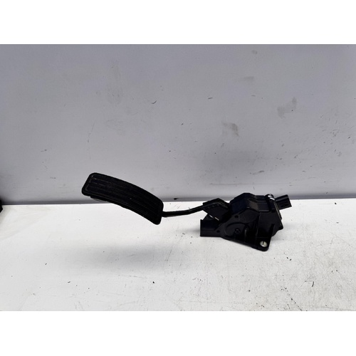 Subaru Outback Accelerator Pedal B5A 05/2009-11/2014