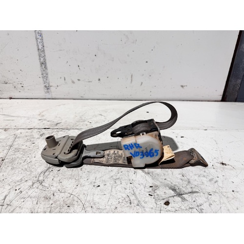 Toyota Hilux Right Rear Seat Belt KUN26 03/2005-06/2011