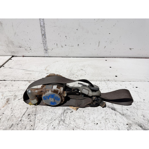 Toyota Hilux Left Front Seat Belt KUN26 03/2005-06/2011