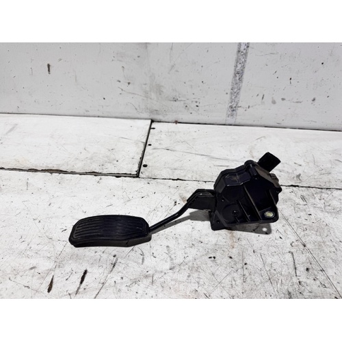 Toyota Kluger Accelerator Pedal GSU40 05/2007-02/2014