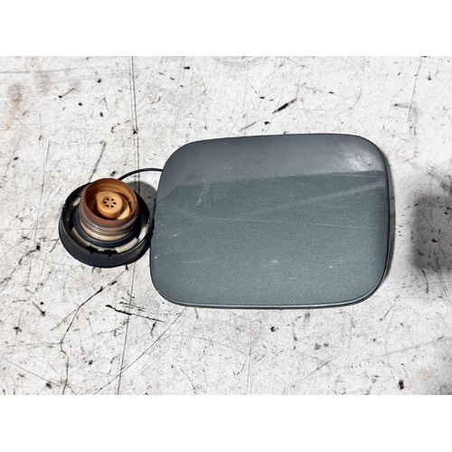 Toyota Kluger Fuel Door MCU28 10/2003-04/2007