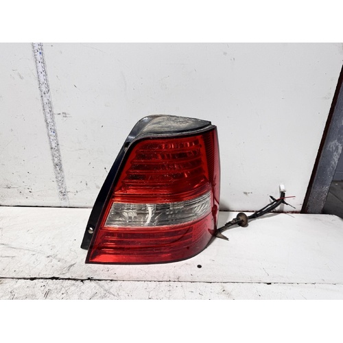 KIA Sorento Right Tail Light BL 11/2006-09/2009