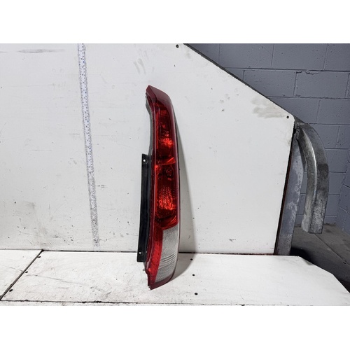 Nissan XTRAIL Right Tail Light T30 10/2001-10/2003