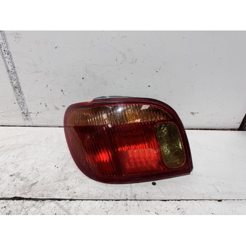 Toyota Echo Left Tail Light NCP10 10/2002-09/2005