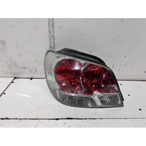 Mitsubishi Outlander Left Tail Light ZE 12/2002-07/2004