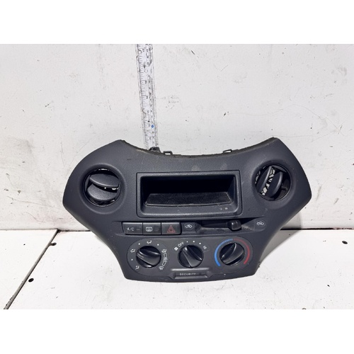 Toyota Echo Heater Controls NCP10 10/1999-09/2005