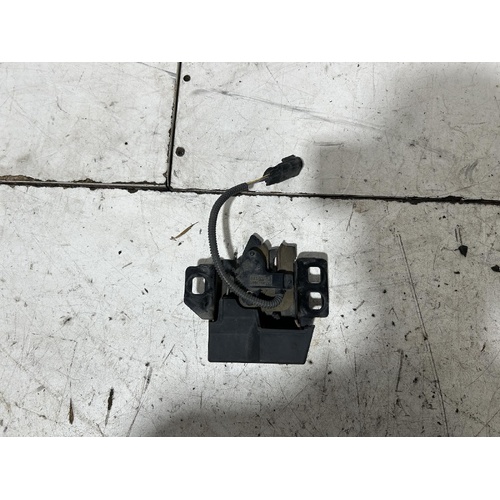 Holden Commodore Bonnet Lock VE 08/2006-05/2013