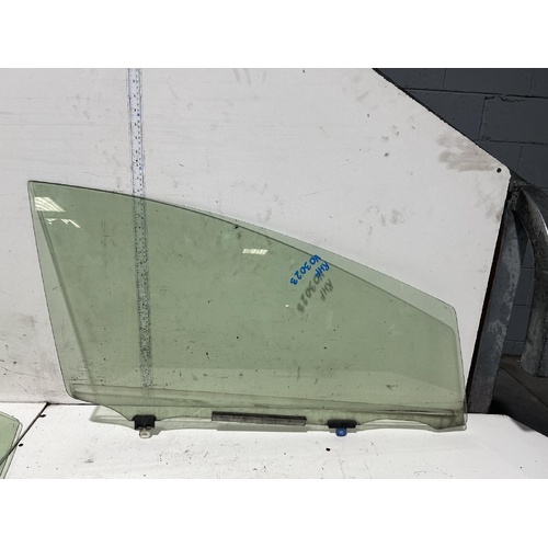 Toyota Prius Right Front Door Glass ZVW30 07/2009-12/2015