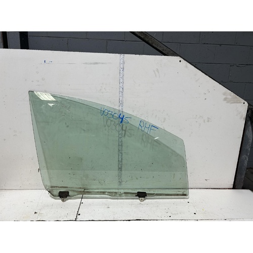 Toyota Estima Right Front Door Glass ACR30 2000-2006